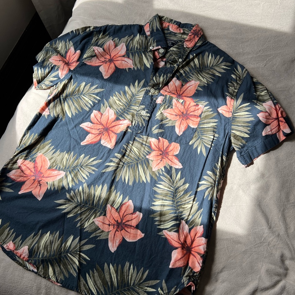 Abercrombie & Fitch Blue Floral Casual Shirt